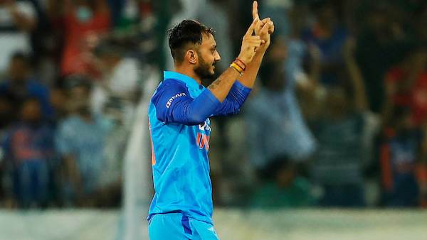 നെതര്‍ലാന്‍ഡ്‌സിനെതിരേ തിളങ്ങി