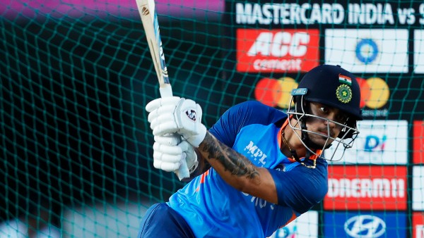 കരുത്തോടെ ഇന്ത്യ