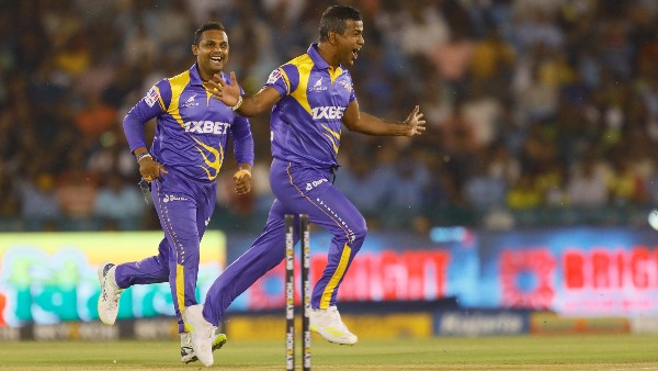 വിനയ് പൊരുതി