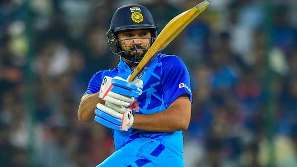 രോഹിത്, ഗംഭീര്‍, കോലി (ടോപ്പ് ത്രീ)