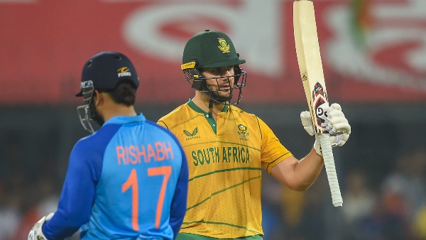 റൂസ്സോയ്ക്ക് സെഞ്ച്വറി