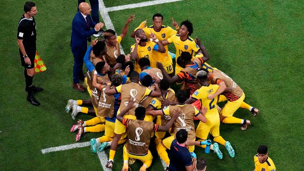 കളി നിയന്ത്രിച്ച് ഇക്വഡോര്‍