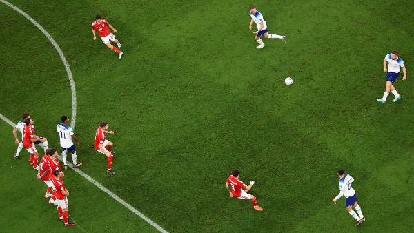 കളംവാണ് ഇംഗ്ലണ്ട്