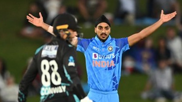 അര്‍ഷദീപും സിറാജും തിളങ്ങി