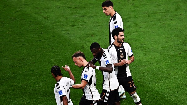 സ്ഥിരം റോള്‍ നല്‍കണം