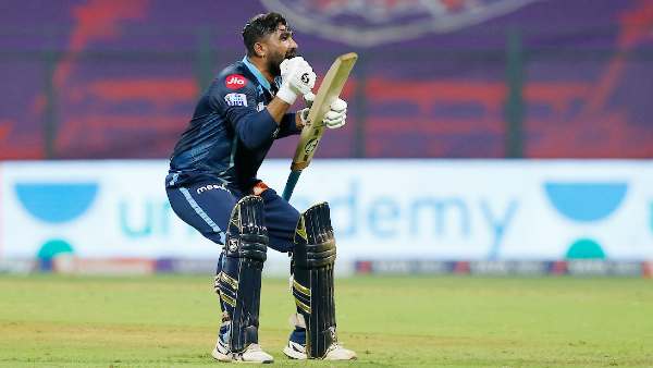 പരാഗ്, തെവാത്തിയ ഹംഗര്‍ഗേക്കര്‍ (ഓള്‍റൗണ്ടര്‍മാര്‍)