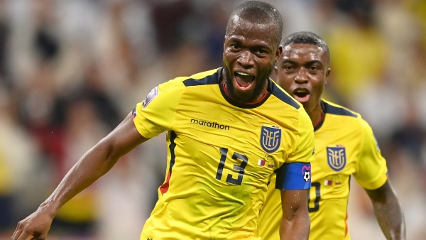 ലീഡുയര്‍ത്തി