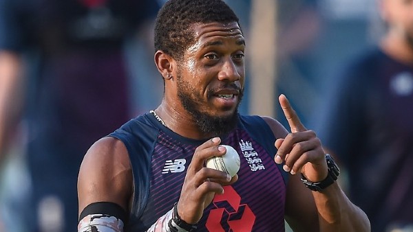 സന്ദീപ് ശര്‍മ, ക്രിസ് ജോര്‍ദാന്‍, റില്ലി മെറീഡിത്ത്