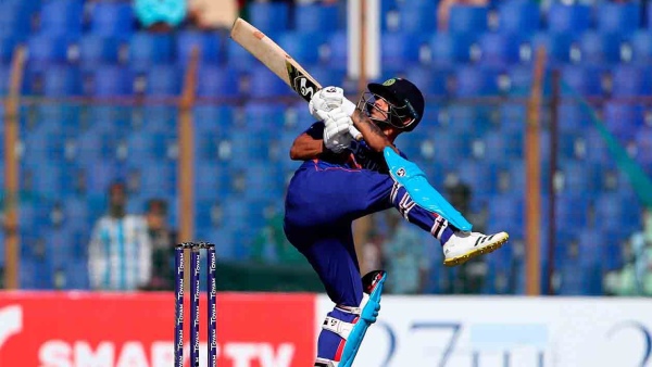 35ാം ഓവറില്‍ തന്നെ ഡബിള്‍