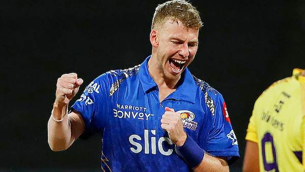 എട്ടു വിക്കറ്റുകള്‍ നേടി