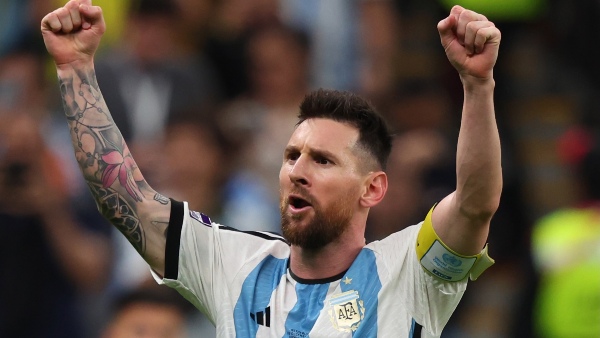 റെക്കോര്‍ഡുകള്‍ തീര്‍ത്തു