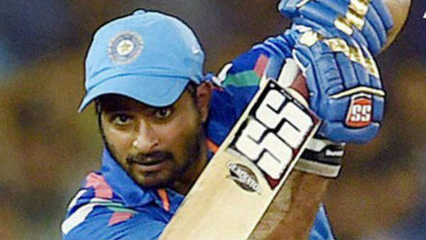 കരിയര്‍ കൊണ്ട് കളിച്ചു