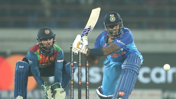 രോഹിത് മാത്രം മുന്നില്‍