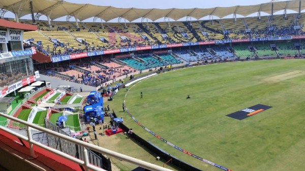 കാണികളില്ലാത്തതിന്റെ കാരണം കാണികളില്ലാത്തതിന്റെ കാരണം