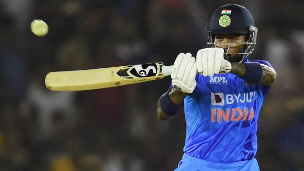 ഹാര്‍ദിക്ക് ഡെത്ത് ഓവറില്‍ ബാറ്റ് ചെയ്യണം