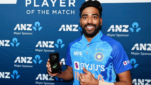 മെന്‍ഡിസ് vs സിറാജ്