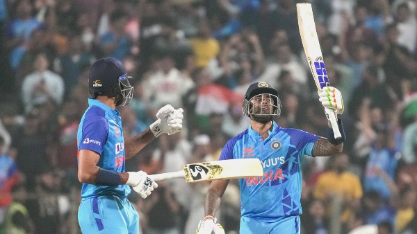 ഇന്ത്യ പൊരുതിത്തോറ്റു ഇന്ത്യ പൊരുതിത്തോറ്റു