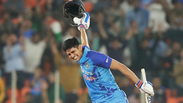 മൂന്ന് ഫോര്‍മാറ്റിലും സെഞ്ച്വറി