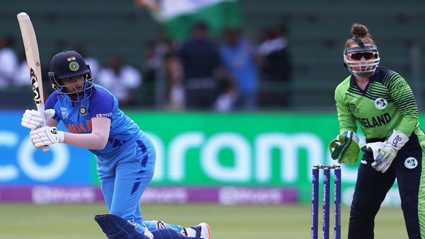 ഗംഭീരമായി തുടങ്ങി ഇന്ത്യ