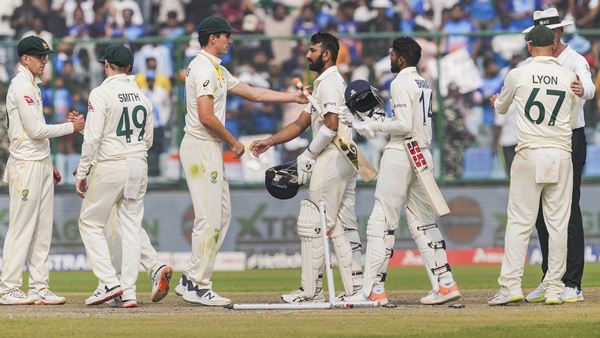 പൊരുതാതെ ഓസീസ്