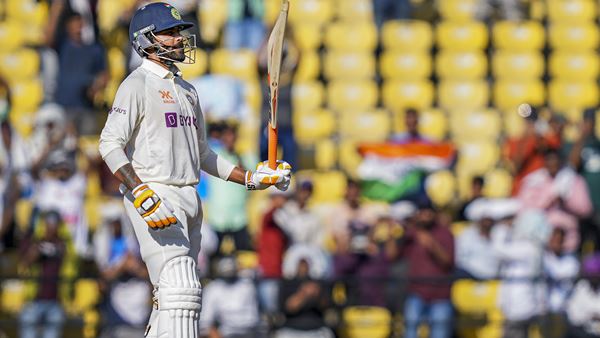  ജഡേജ മുന്‍നിരയിലേക്കു വരണോ?