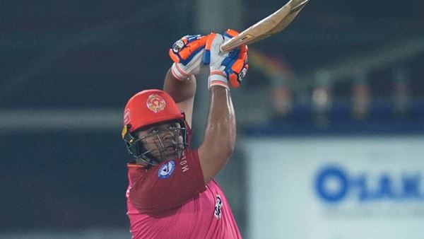 പാക് ടീമിനൊപ്പം മൂന്ന് ടി20 കളിച്ചു