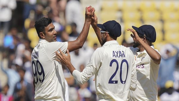 ഇന്ത്യയുടെ സ്പിന്‍ മികവിന് കൈയടി