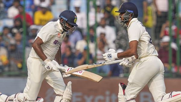 അശ്വിനുമായി നിര്‍ണ്ണായക കൂട്ടുകെട്ട്