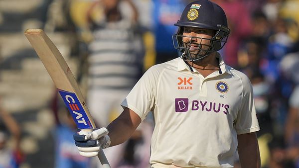 ആദ്യ ഇന്ത്യന്‍ നായകന്‍