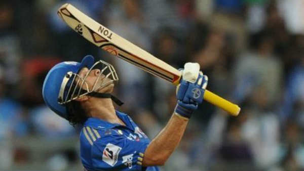 കൊച്ചി ടസ്‌കേഴ്‌സിനെതിരായ സെഞ്ച്വറി