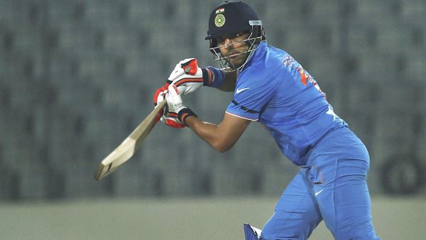 റെയ്‌നയേക്കാള്‍ മുമ്പ് യുവിയെ ഇറക്കി