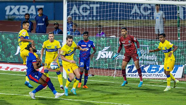 റഫറിക്കു ശമ്പള വര്‍ധന