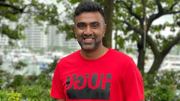 അശ്വിന്‍ തിരഞ്ഞെടുത്ത ആര്‍സിബി 11