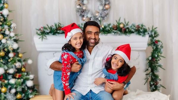 പരസ്യകരാര്‍, കാര്‍ കളക്ഷന്‍, വീട്