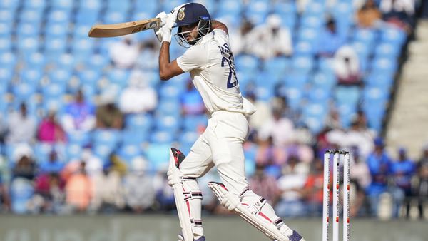 തകര്‍ന്നടിഞ്ഞ് ഇന്ത്യ