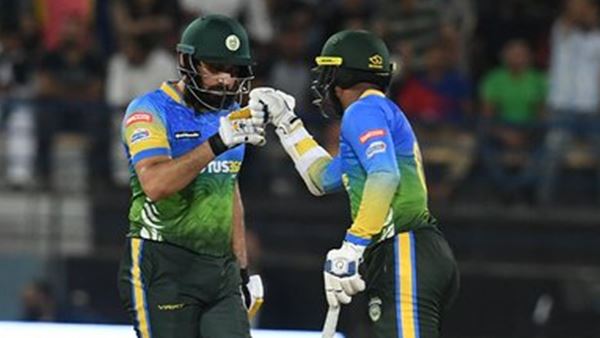 ഗംഭീറിനെ തോല്‍പ്പിച്ച് അഫ്രീദി