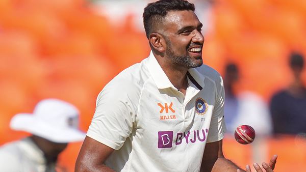 കൈയടി നേടി അശ്വിന്‍