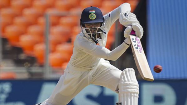 നിര്‍ണ്ണായകമായ ക്യാച്ച് പാഴാക്കി