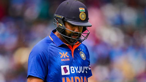 ഇന്ത്യക്ക് ബാറ്റിങ് തകര്‍ച്ച