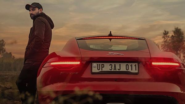 കാര്‍ കളക്ഷന്‍, വീട്