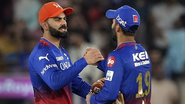 virat kohli dinesh karthik
