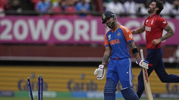 virat kohl iclean bowled against england