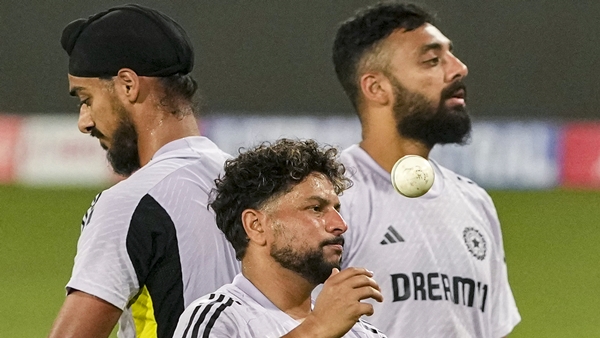 kuldeep yadav varun chakravathi