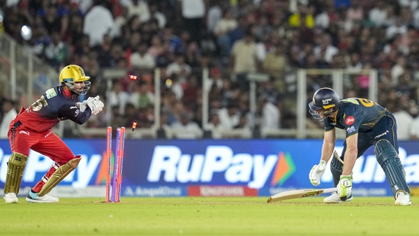 JOS BUTTLER STUMPING