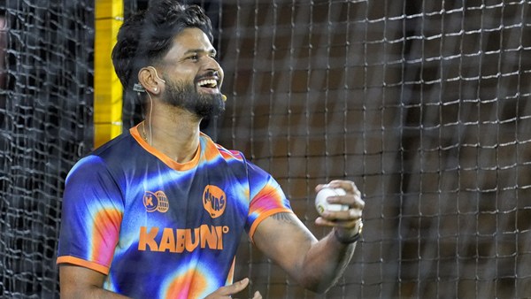 shreyasiyer-1 shreyasiyer-1
