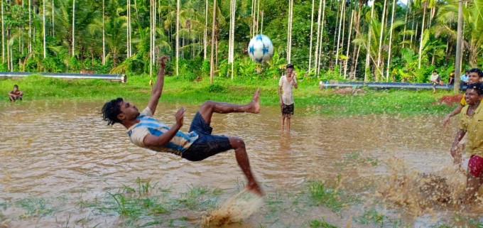 Argentina Fans Beat Brazil Fans By 2 -1 In The Mud Football Match