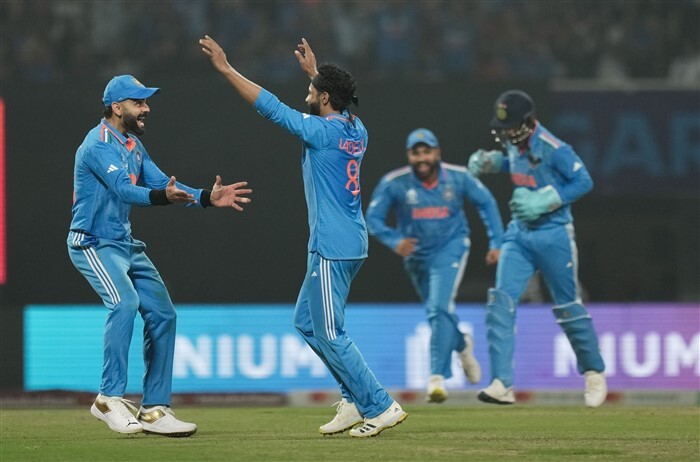 Ravindra Jadeja Flatten South Africa Batting -  India VS South Africa World Cup 2023 Photos (Match 37)