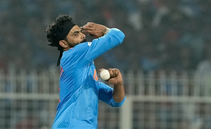Ravindra Jadeja Flatten South Africa Batting -  India VS South Africa World Cup 2023 Photos (Match 37)
