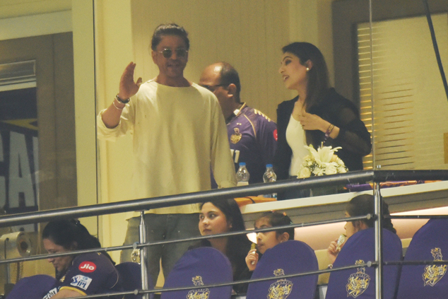 IPL 2024 : Shah Rukh Khan Spotted At KKR & SRH Match