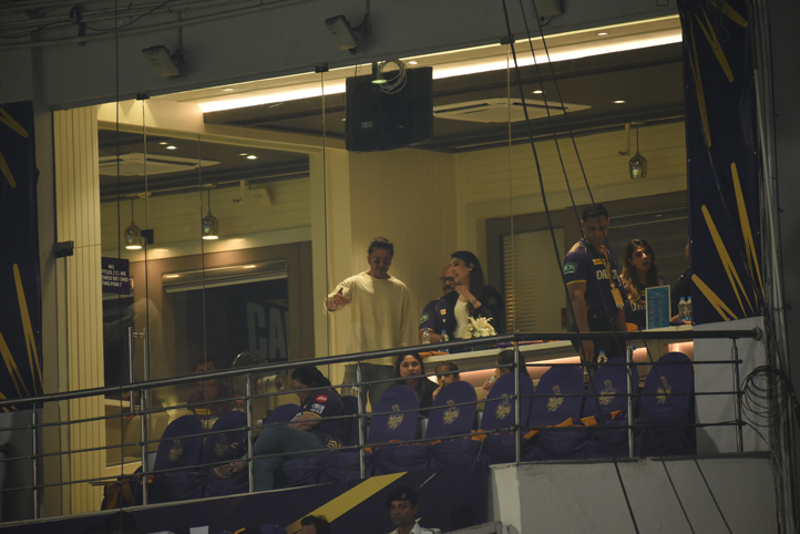 IPL 2024 : Shah Rukh Khan Spotted At KKR & SRH Match